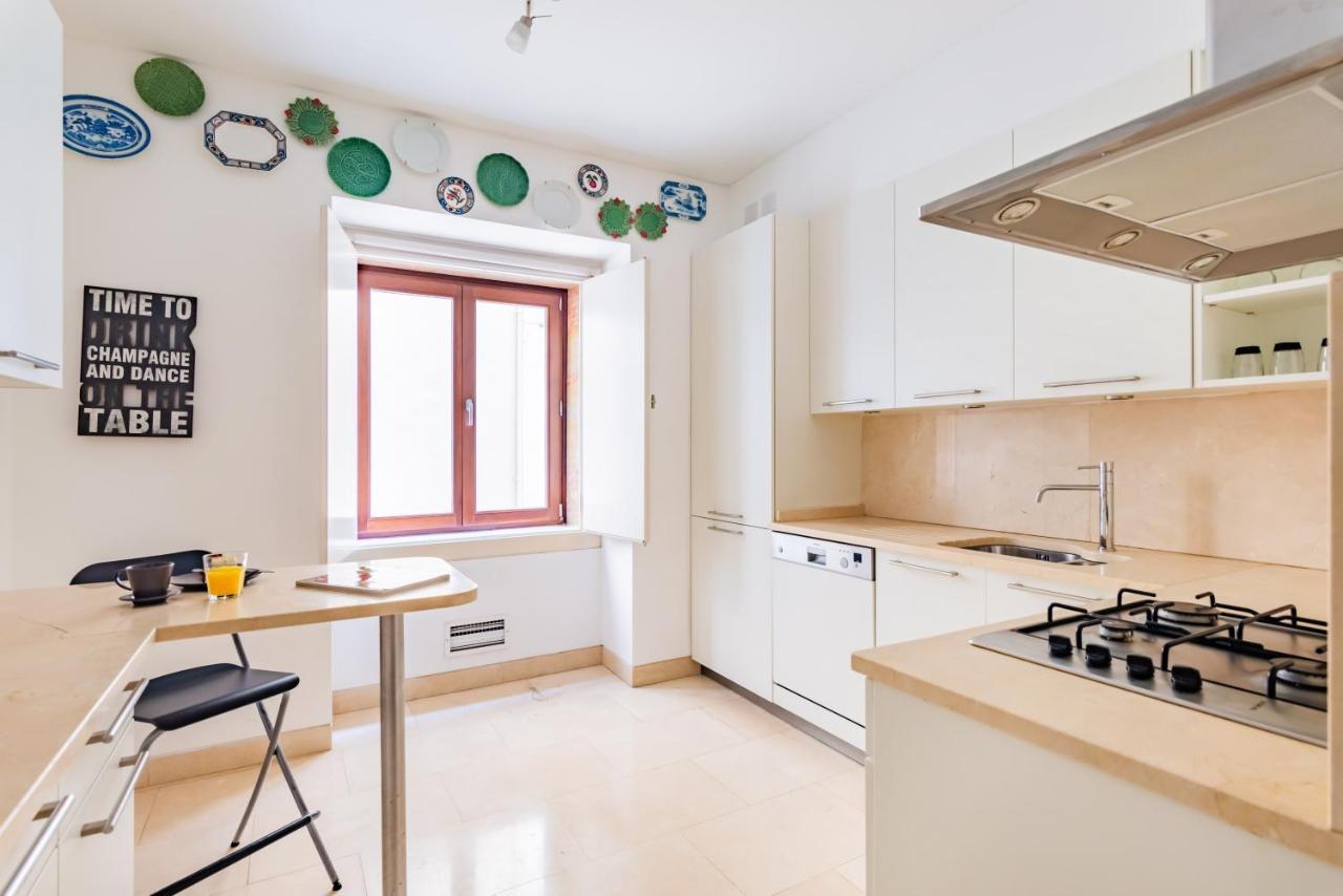 Chiado Mercy II Apartment ลิสบอน ภายนอก รูปภาพ