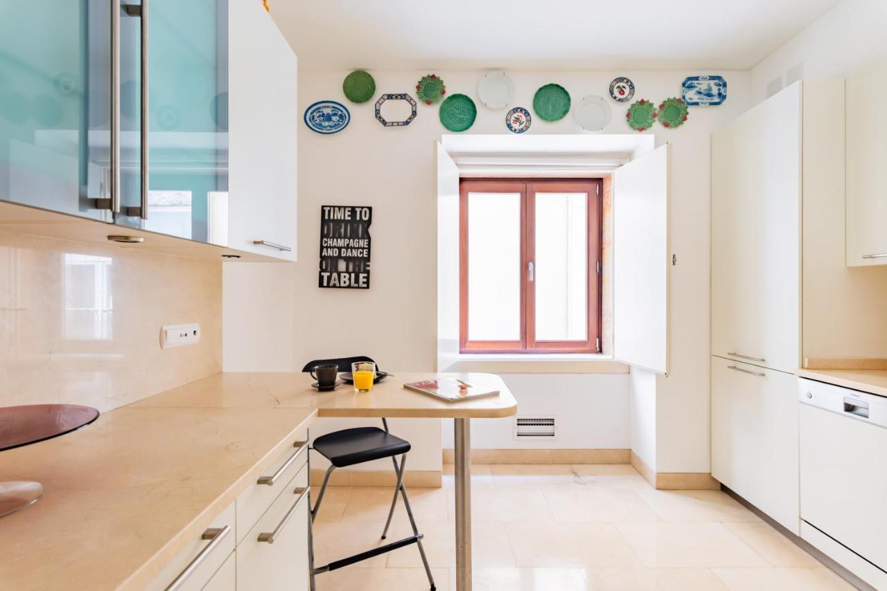 Chiado Mercy II Apartment ลิสบอน ภายนอก รูปภาพ